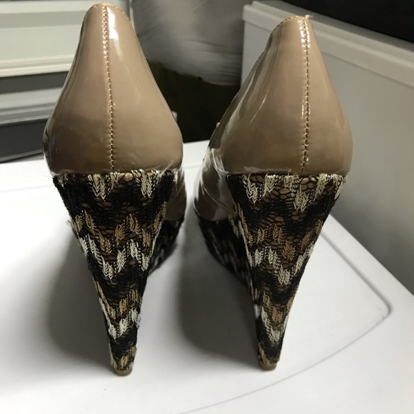 Brown platform - Picture 3 of 3